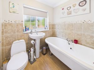Family Bathroom- click for photo gallery